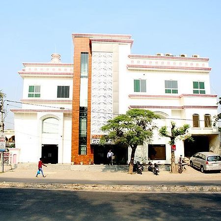 Grace Hotel Karnāl 외부 사진